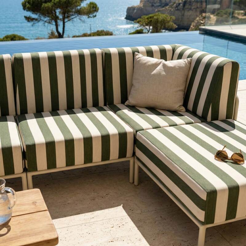 Salon de jardin modulable rayé 5 places avec 2 chauffeuses, 2 fauteuils d'angle et un pouf (3/8)