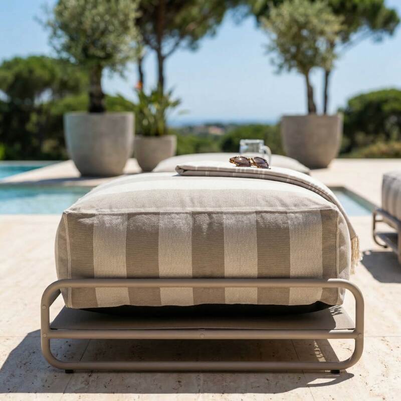 Pouf rayé pour salon de jardin modulable avec structure (2/6)
