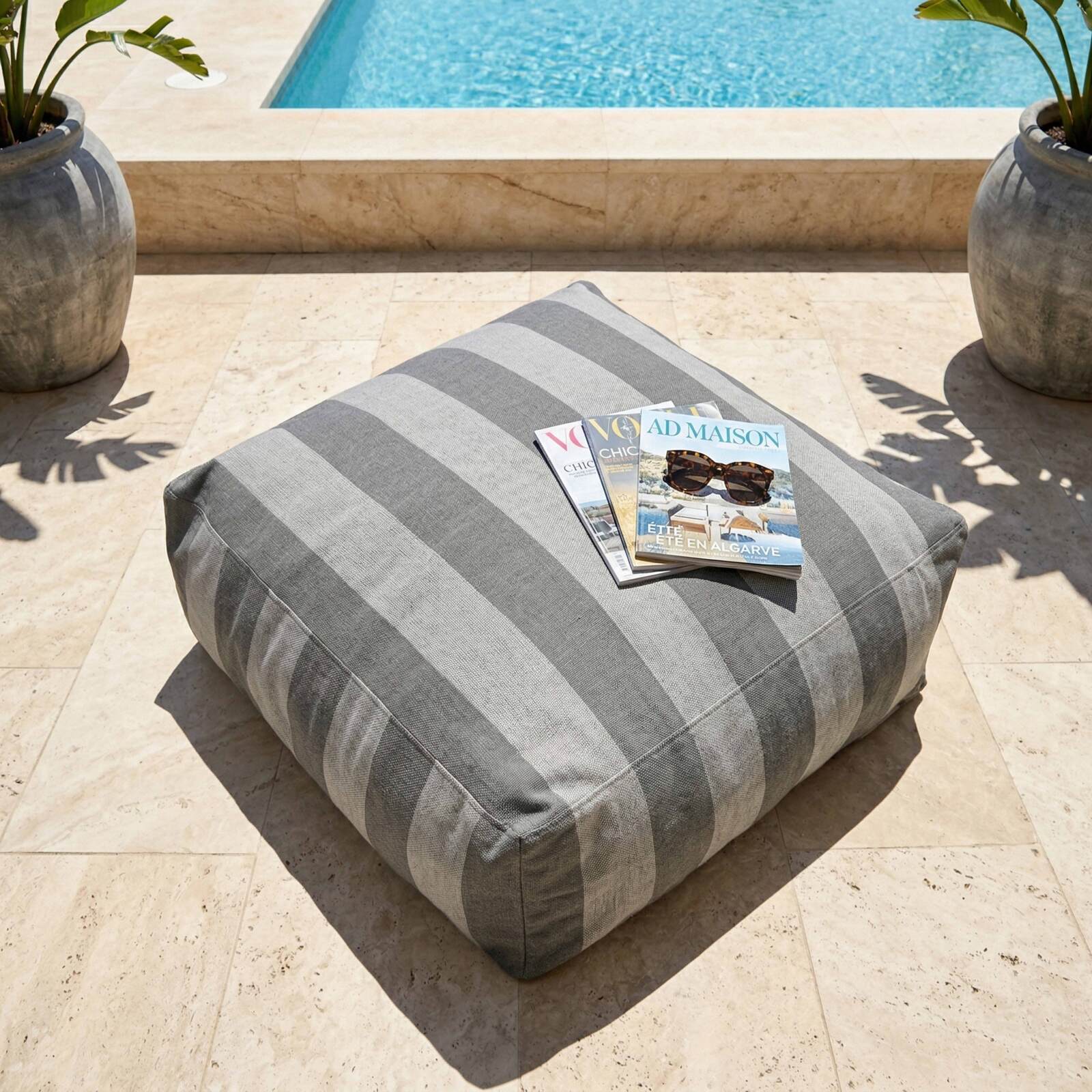 Pouf rayé pour salon de jardin modulable