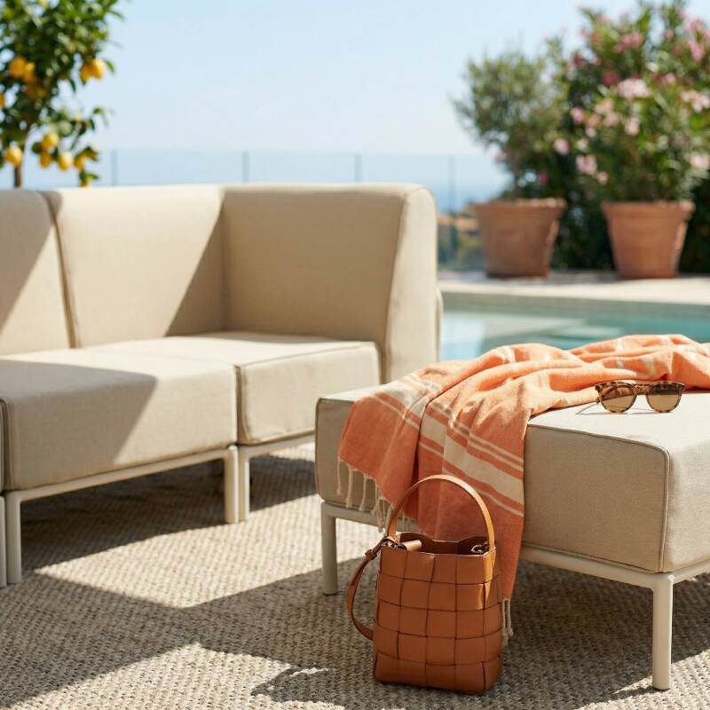 Salon de jardin modulable 4 places avec 1 chauffeuse, 2 fauteuils d'angle et 1 pouf (2/7)