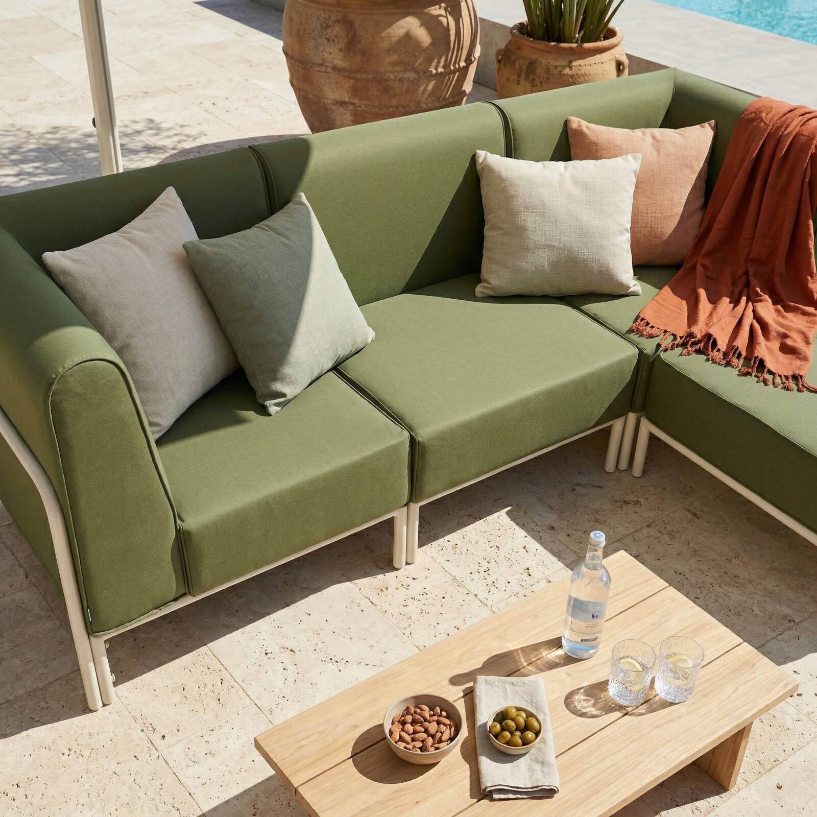 Salon de jardin modulable 4 places avec 1 chauffeuse, 2 fauteuils d'angle et 1 pouf