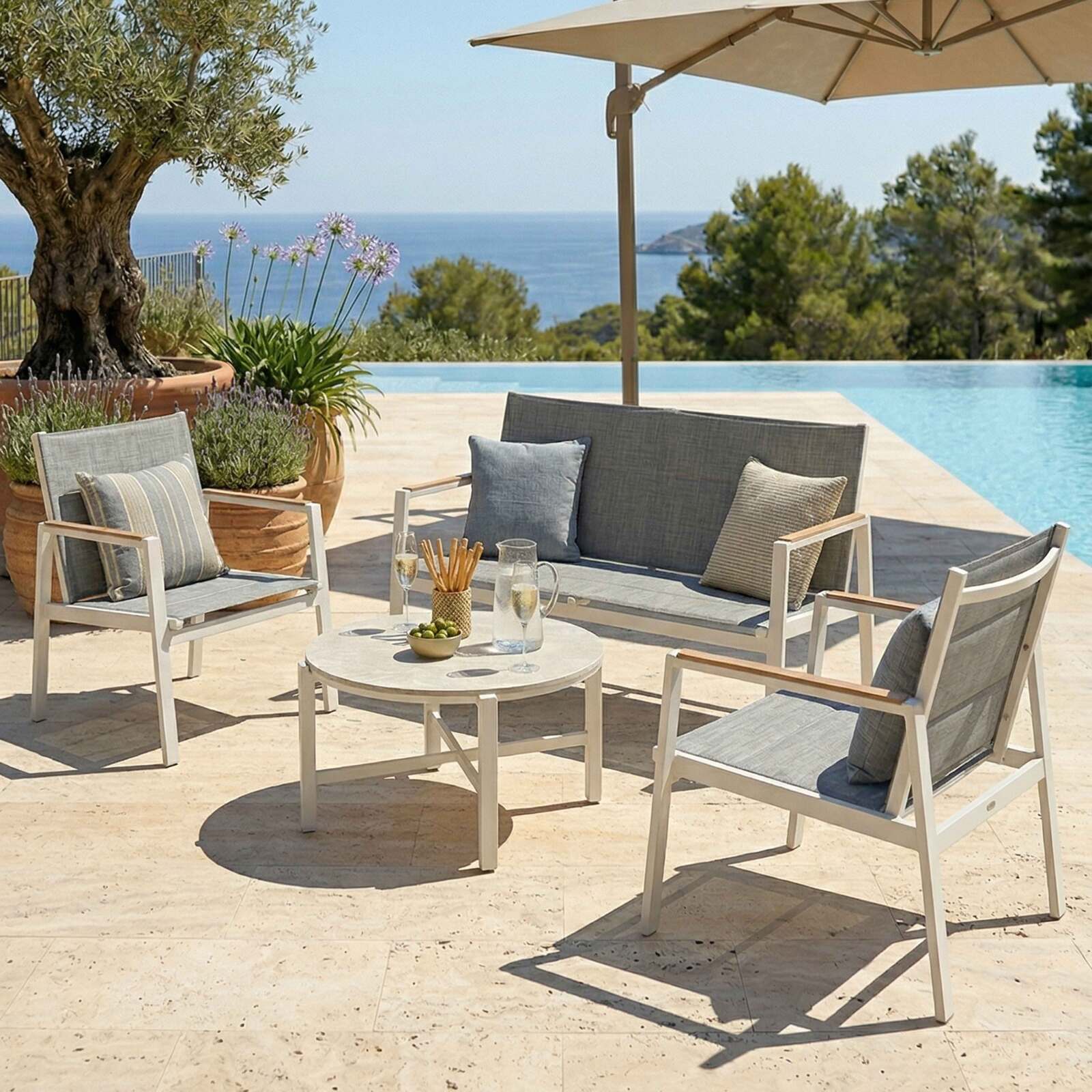 Salon de jardin 4 places en aluminium avec 1 canapé, 2 fauteuils et table basse