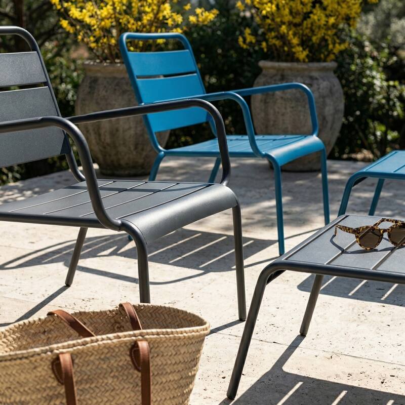 Fauteuils de jardin bas en métal et repose-pieds dépareillés - Lot de 2 (3/7)