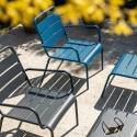 Fauteuils de jardin bas en métal et repose-pieds dépareillés - Lot de 2