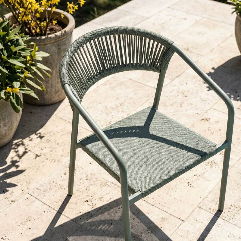 Chaise de jardin en aluminium et rotin synthétique avec accoudoirs (2/7)