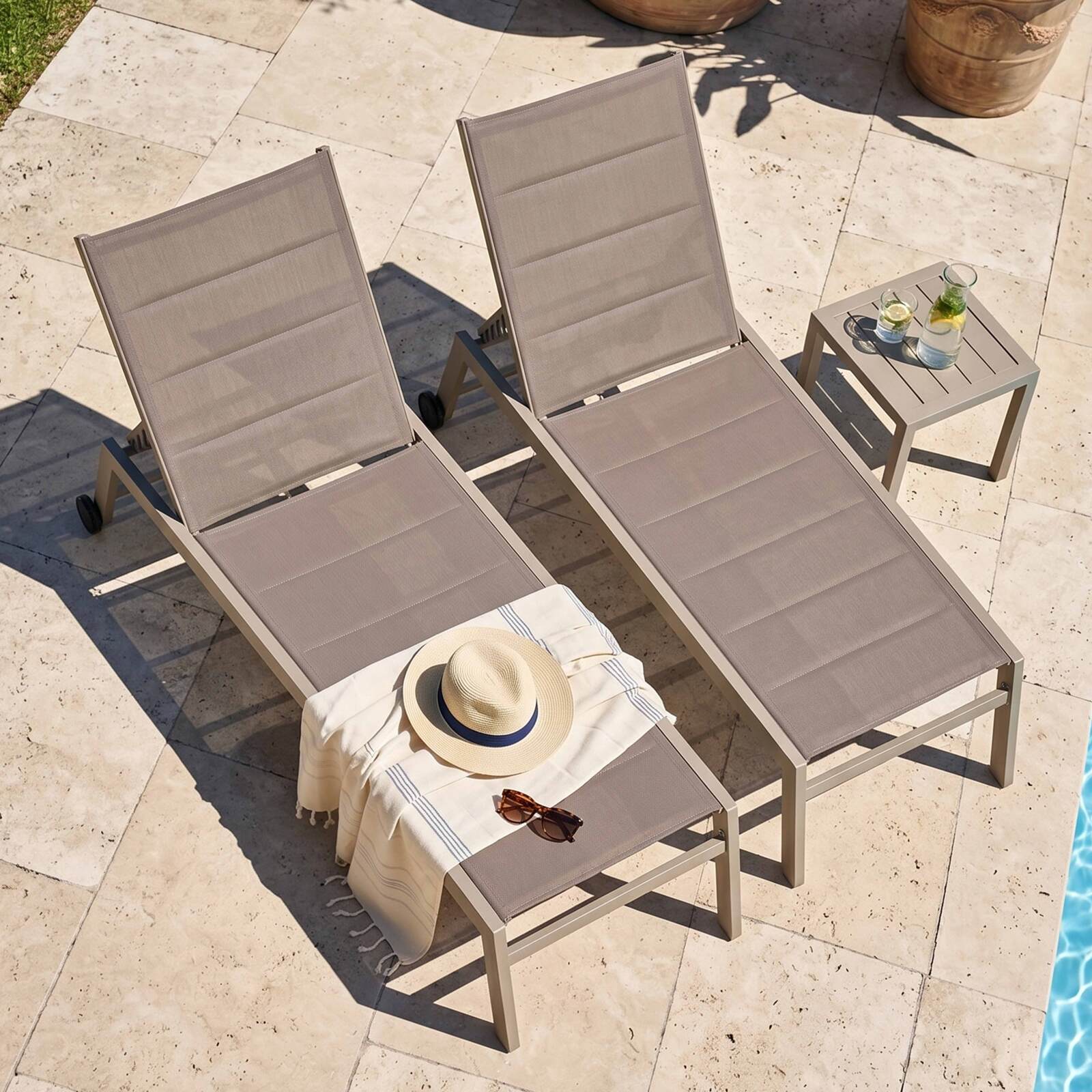 Bains de soleil aluminium et textilène inclinables 5 positions avec roues - Lot de 2