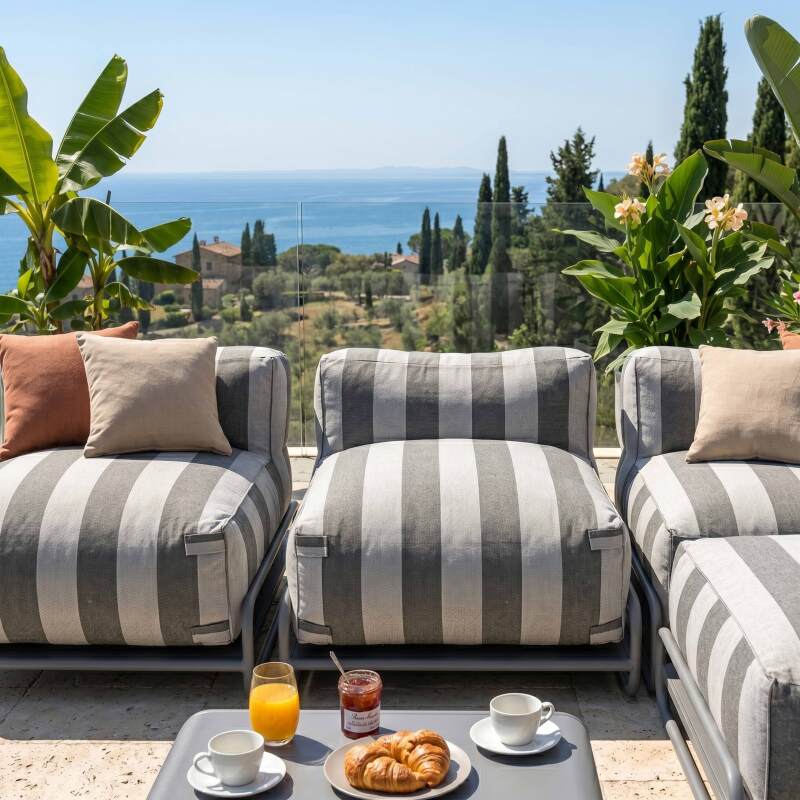 Salon de jardin modulable rayé 4 places avec structure, 3 chauffeuses, 1 pouf et table basse (2/7)