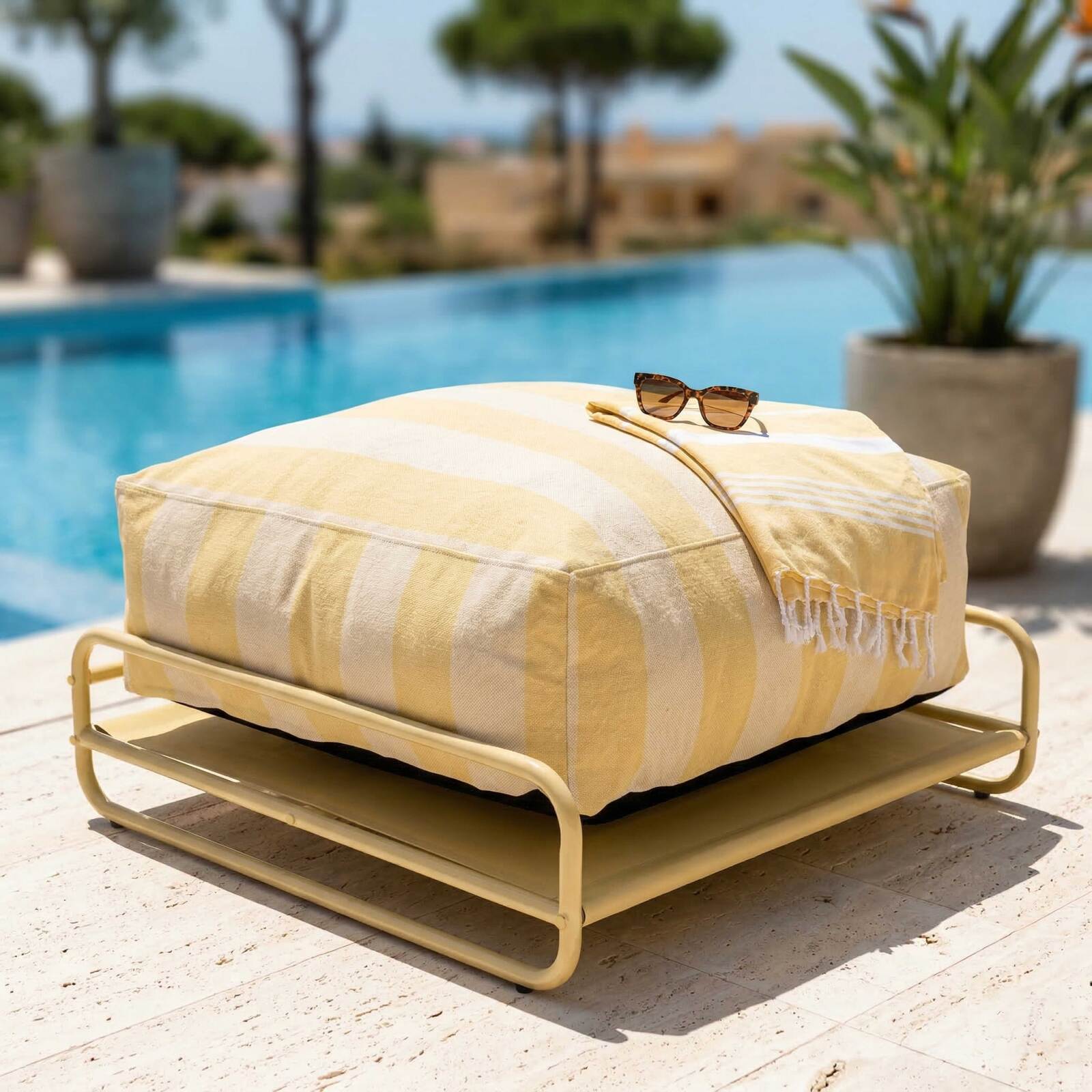 Salon de jardin modulable rayé 4 places avec structure, 3 chauffeuses, 1 pouf et table basse