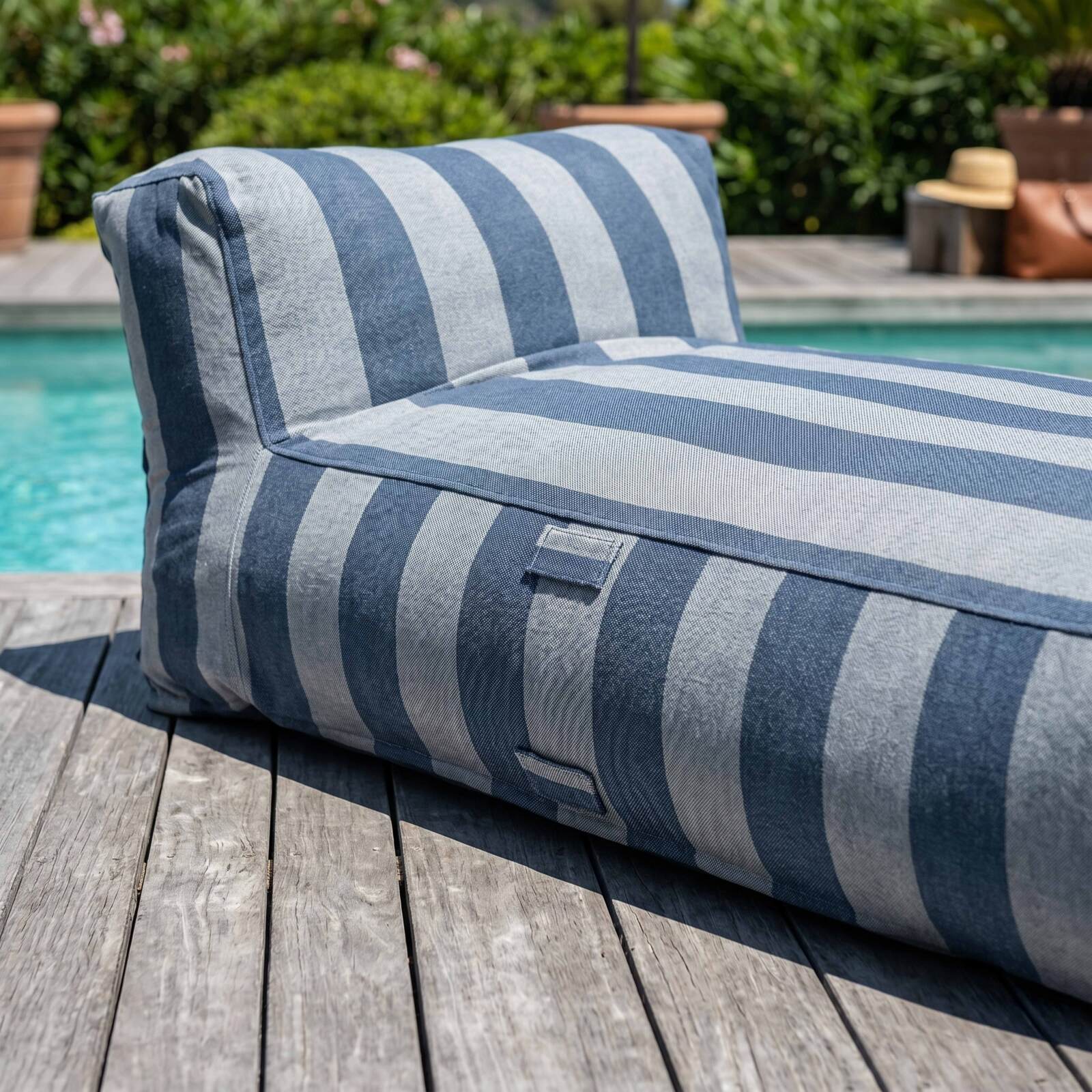 Méridienne rayée pour salon de jardin modulable