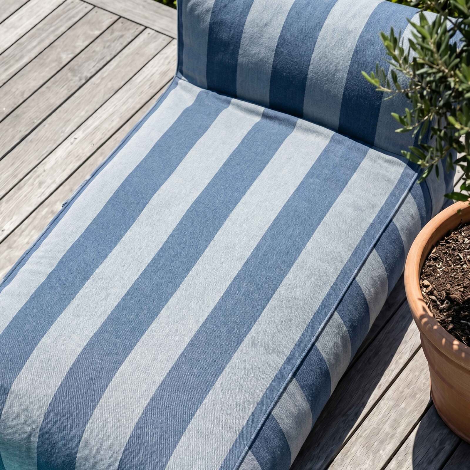 Méridienne rayée pour salon de jardin modulable