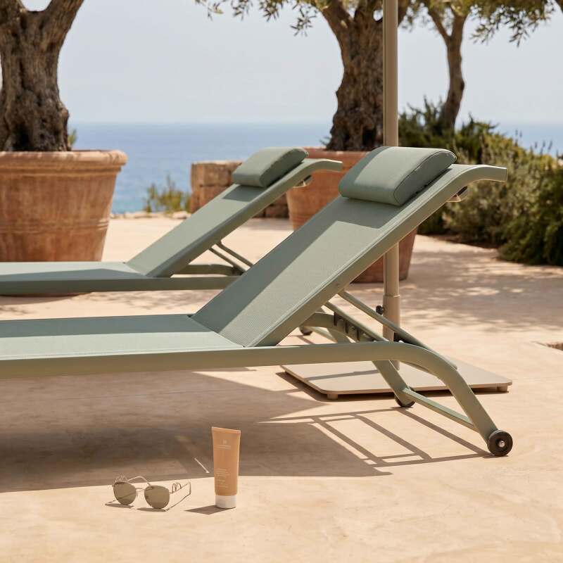 Bains de soleil aluminium et textilène inclinables 4 positions avec roues - Lot de 2 (4/9)