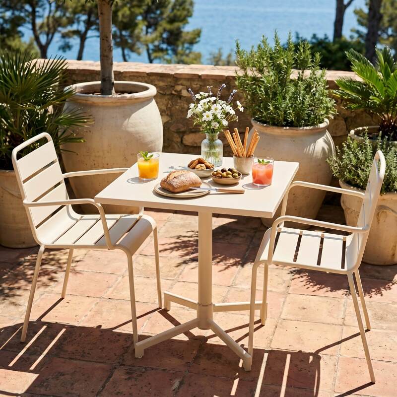 Table de jardin bistrot carrée inclinable en métal avec pied encastrable 70x70 cm et 2 chaises avec accoudoirs