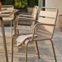 Table de jardin en métal 180x90 cm et 8 chaises dépareillés avec accoudoirs