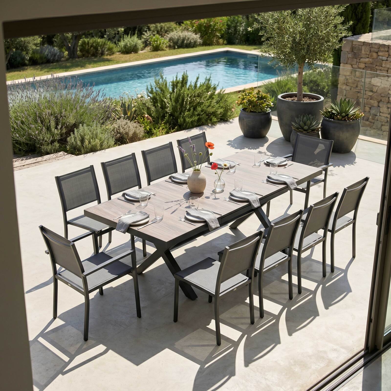 Table de jardin extensible en aluminium et céramique effet bois 8 à 12 personnes 200/260x100 cm