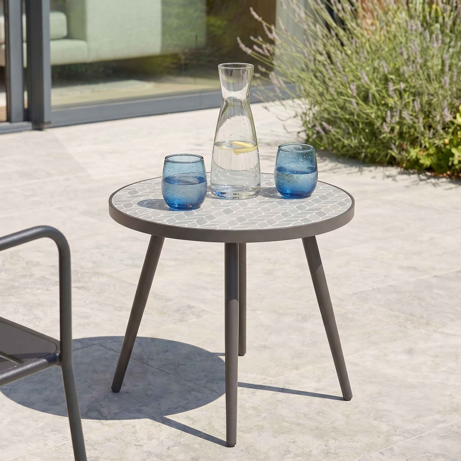 Table basse de jardin ronde en céramique et métal thermolaqué motif PALM Ø45x35 cm