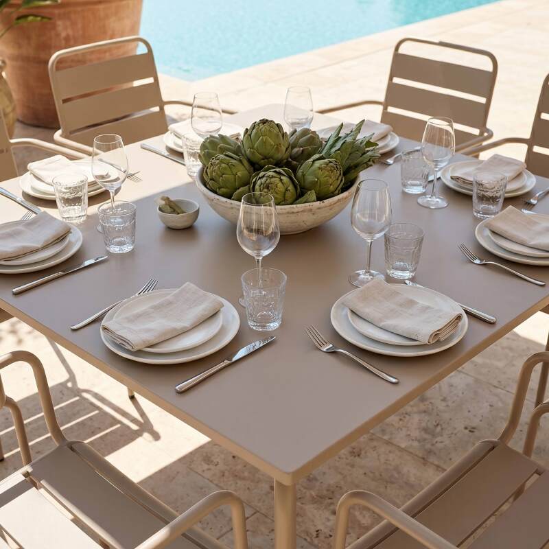 Table de jardin carrée en métal 120x120 cm et 8 chaises avec accoudoirs (2/7)