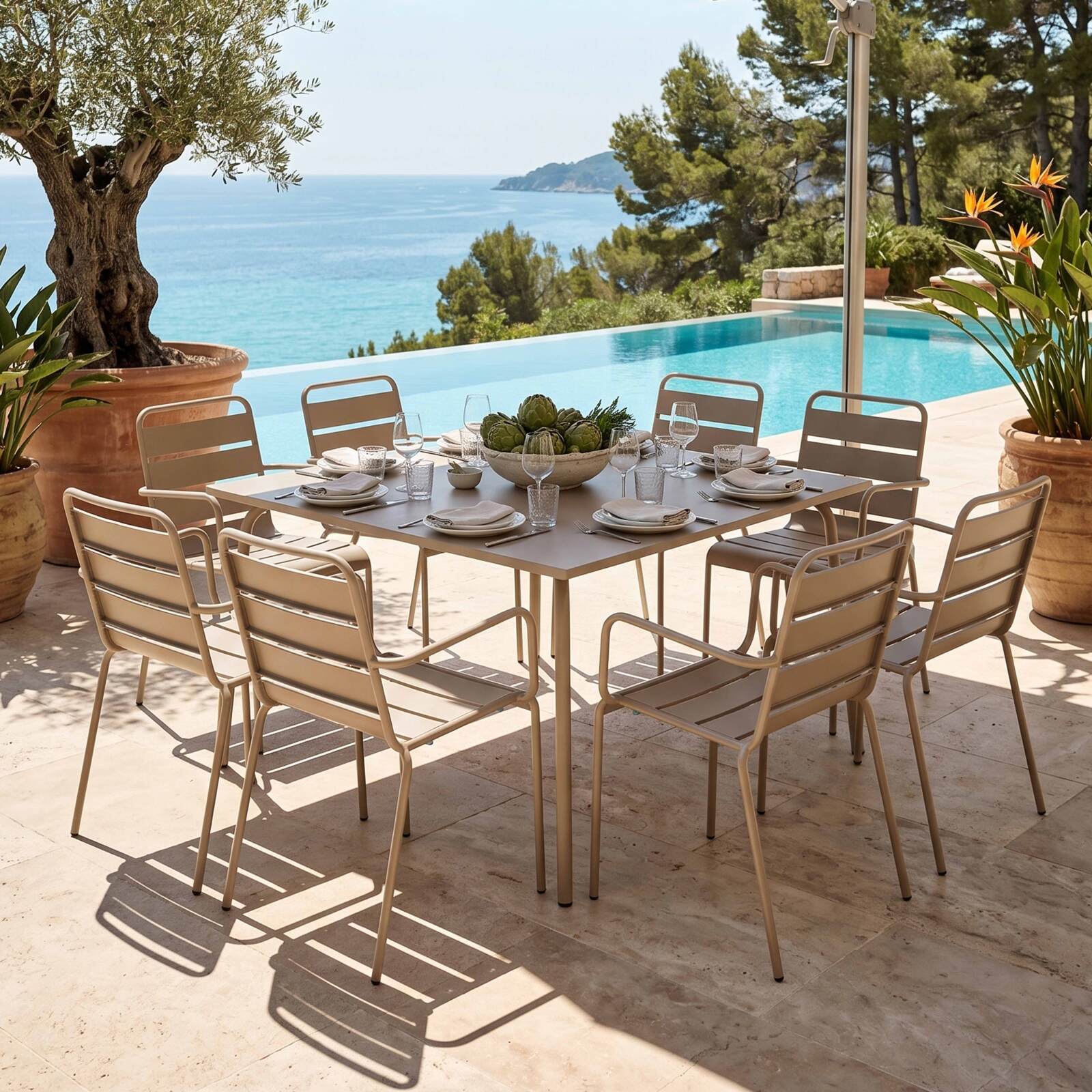 Table de jardin carrée en métal 120x120 cm et 8 chaises avec accoudoirs