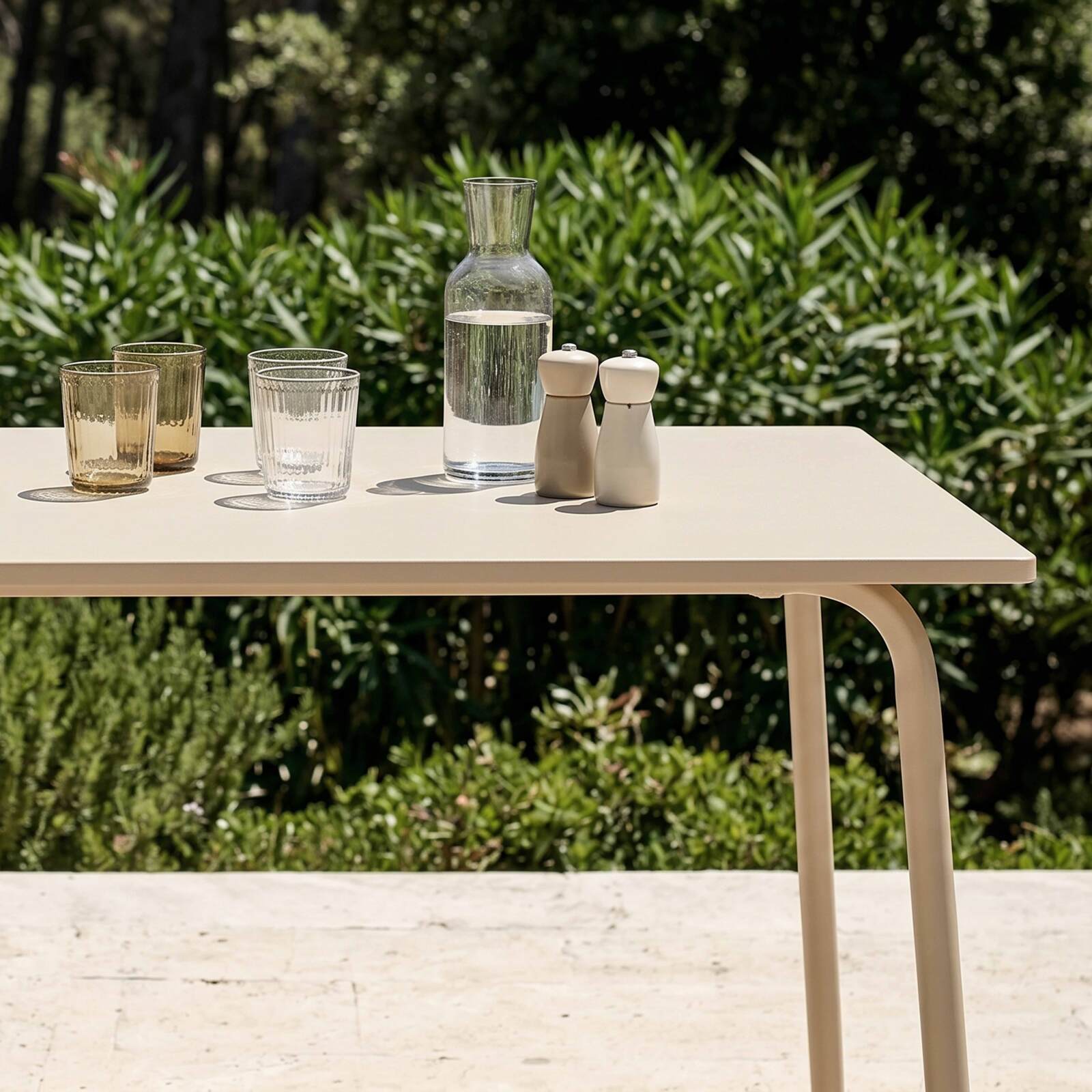 Table de jardin en métal 6 personnes 120x70 cm