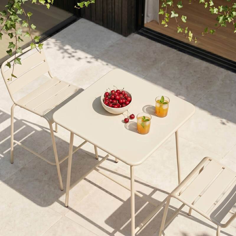 Table haute de jardin bistrot carrée en métal 70x70 cm et 2 chaises hautes