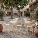Table haute de jardin bistrot carrée en métal 70x70 cm et 2 chaises hautes