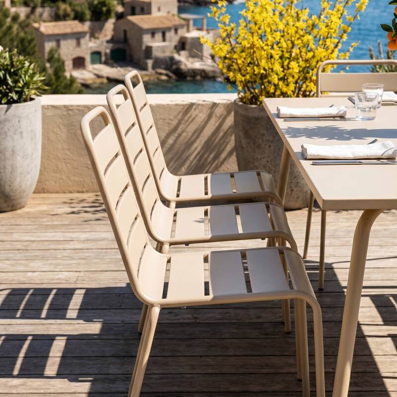 Table de jardin rectangulaire 180 x 90 cm et 8 chaises en métal (2/7)