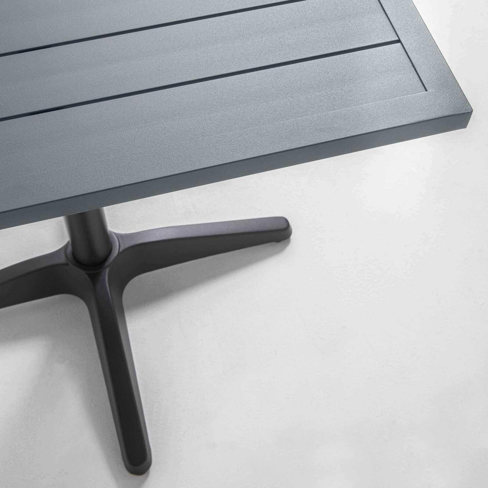 Plateau de table carré en aluminium noir 70x70 cm