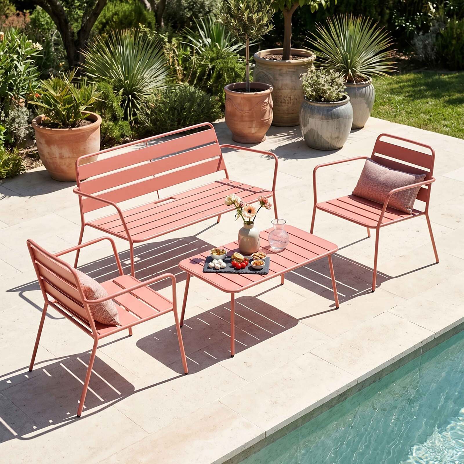 Fauteuil de jardin bas en métal