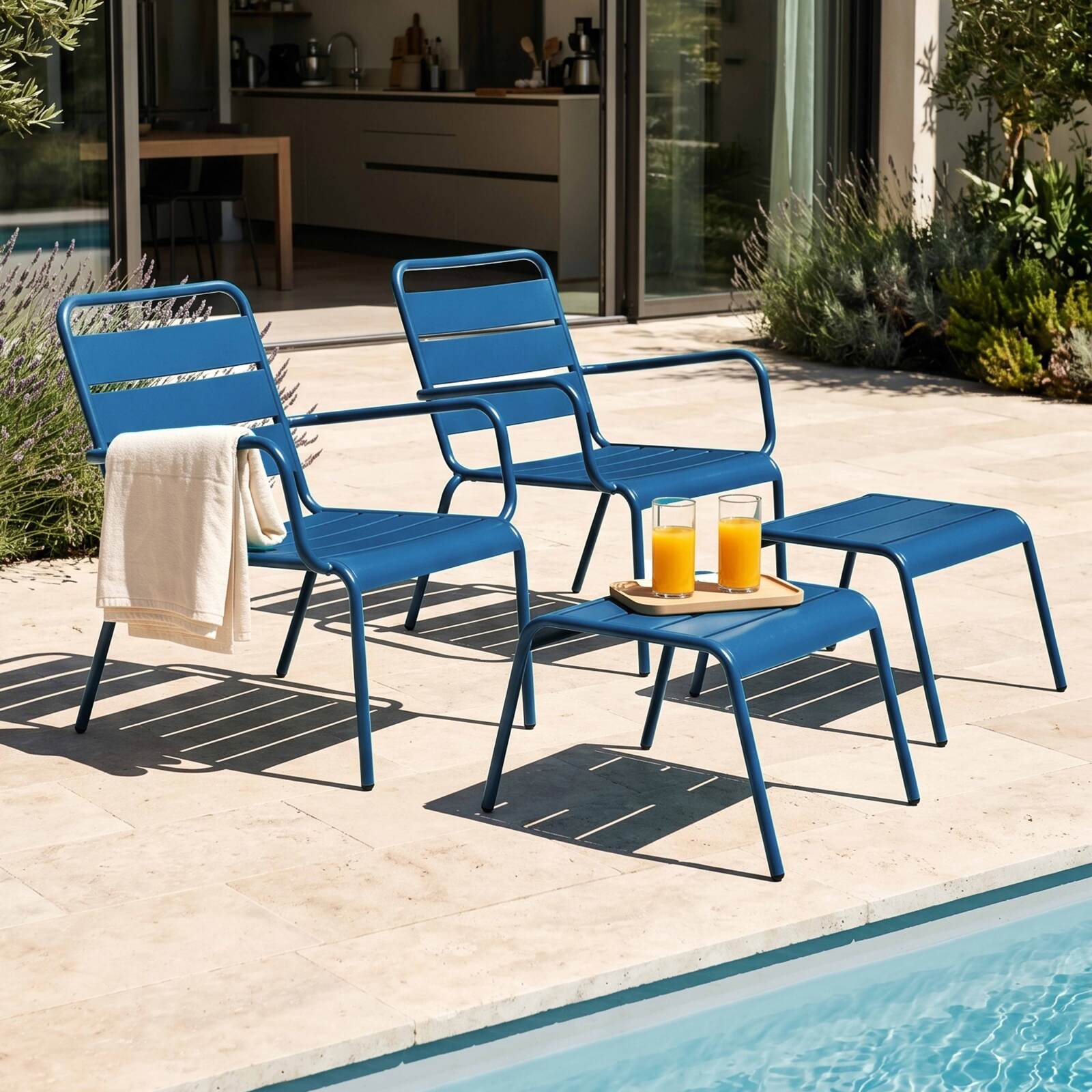 Fauteuils de jardin bas en métal et repose-pieds - Lot de 2
