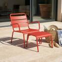 Fauteuil de jardin bas en métal et repose-pieds