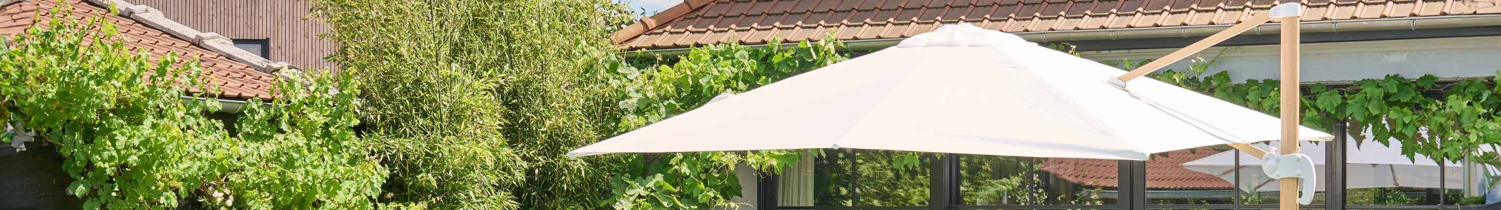 parasol déporté en aluminium effet bois