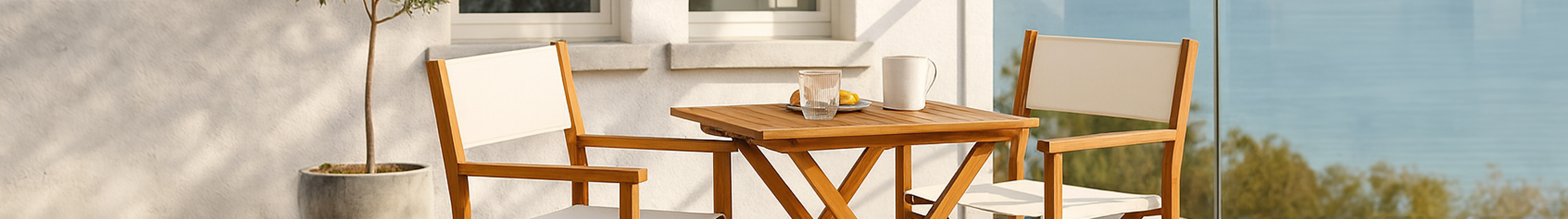 table de jardin carrée en bois et 2 chaises pliantes en bois et textilène