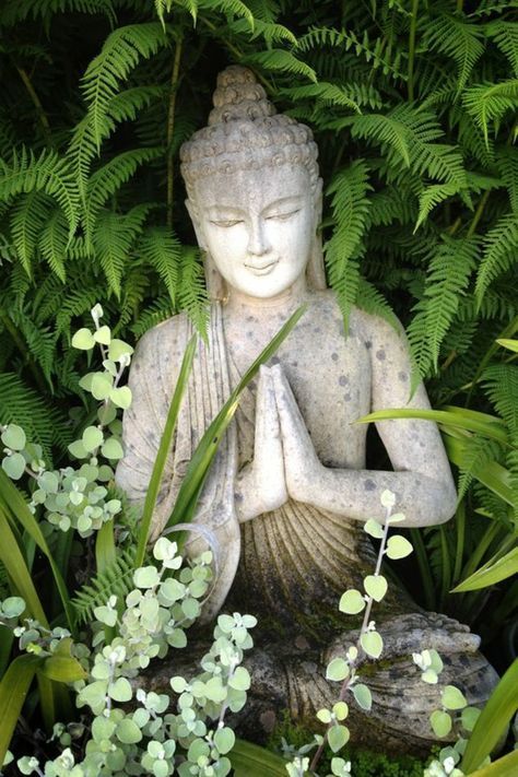 statue de jardin en pierre Bouddha