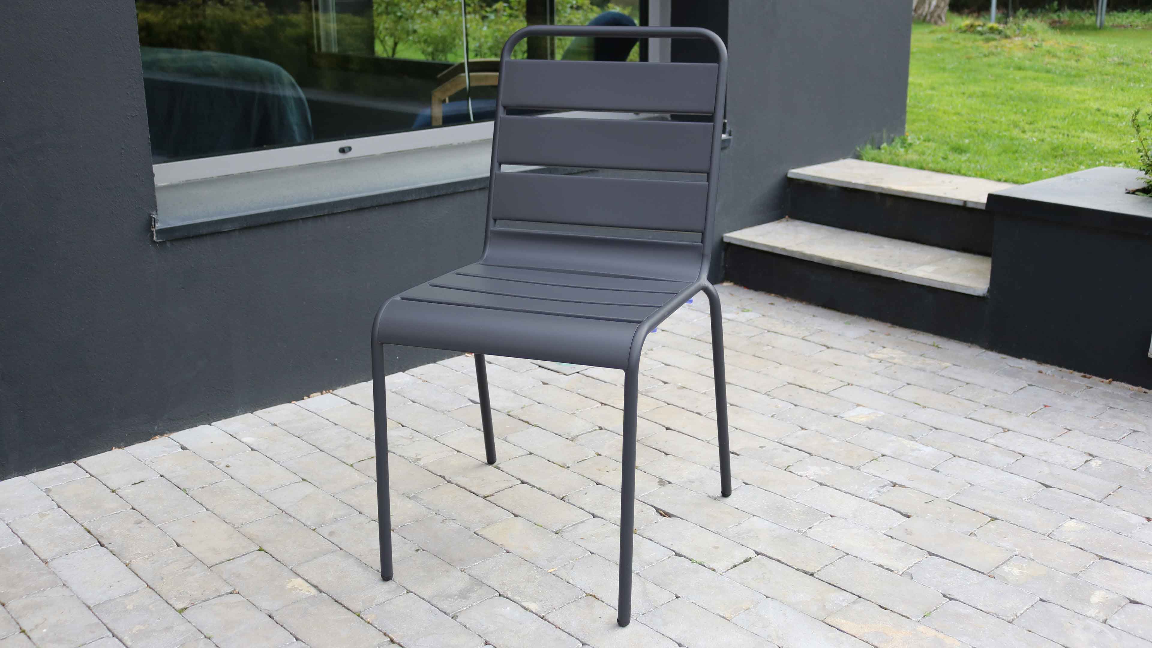 chaise jardin metal gris empilable