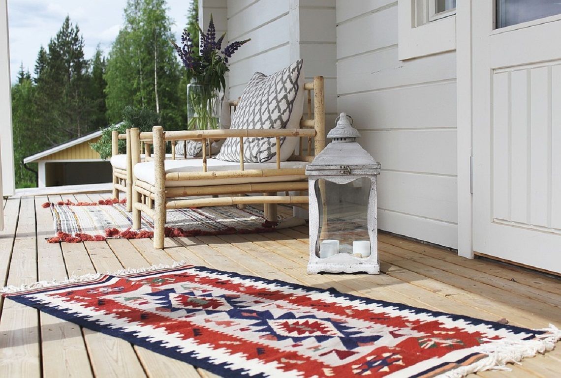 Tapis d'exterieur pour terrasse gris et blanc de Jardin et Saisons