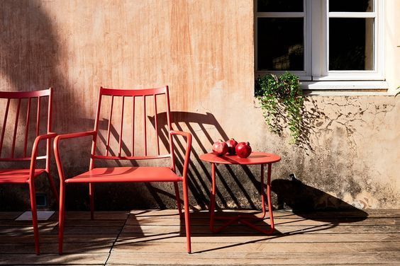 petit salon de jardin rouge