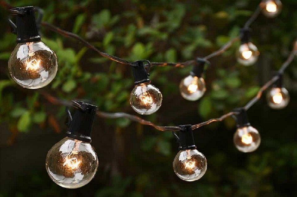 Guirlande guinguette : équipez votre jardin comme dans les films