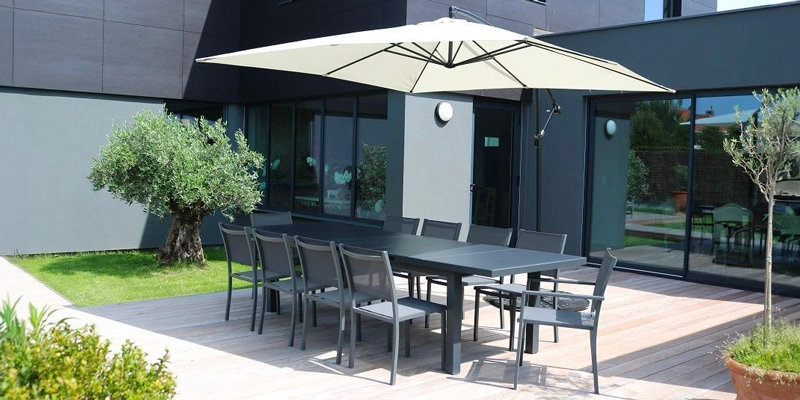 Ensemble parasol déporté carré (3 x 3 m) et 4 dalles lestées