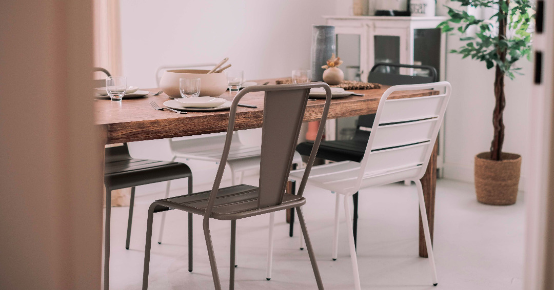 Table et chaises de salon